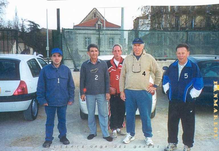 15 z06 EQUIPE DE BOULES LYONNAISE DE BOUSFER CHAMP FRANCE A LODEVE 2001.JPG